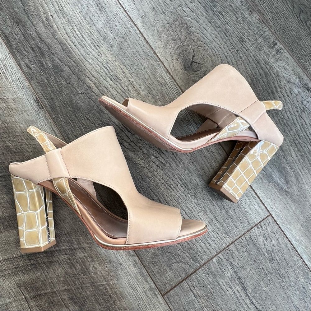 Donald J Pliner Katya Cutout Block Heel Shoes Size 7.5 Tan Neutral Beige Leather